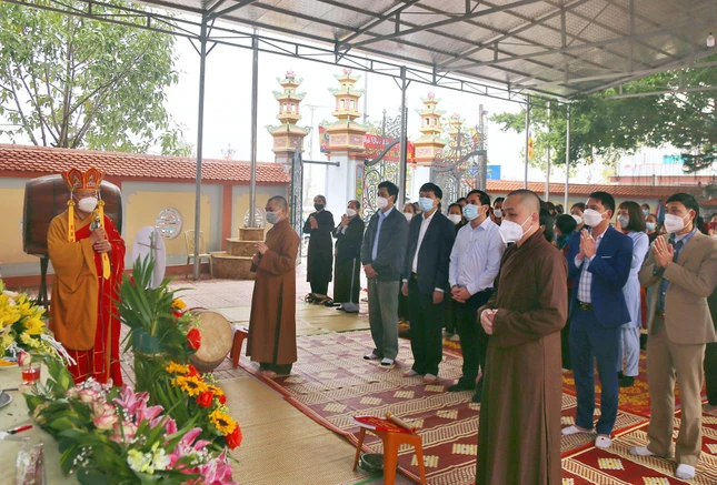 Thượng tọa Thích Tâm Định, Phó ban Trị sự GHPGVN tỉnh Thanh Hóa chia sẻ về ý nghĩa của lễ hội truyền thống Cổ oản cầu phúc Thượng tọa Thích Tâm Định, Phó ban Trị sự GHPGVN tỉnh Thanh Hóa chia sẻ về ý nghĩa của lễ hội truyền thống Cổ oản cầu phúc