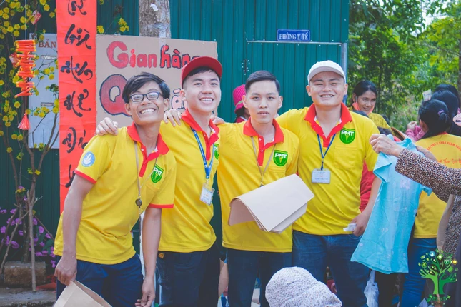 Tham gia tổ chức gian hàng xuân tình nguyện tại Đắk Nông