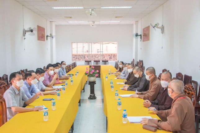 Quang cảnh buổi họp