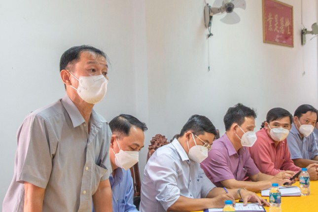 Bác sĩ Trương Thanh Trung phát biểu mở đầu phiên họp