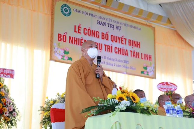 Đại đức Thích Phước Chí, Phó ban Từ thiện - Xã hội GHPGVN tỉnh, viện chủ chùa Tân Linh ban huấn từ