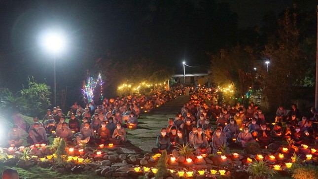 Cùng nhau thắp lên ánh sáng từ bi, trí tuệ