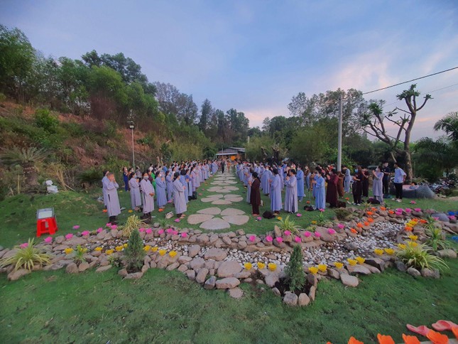 Đông đảo Phật tử tham dự buổi lễ