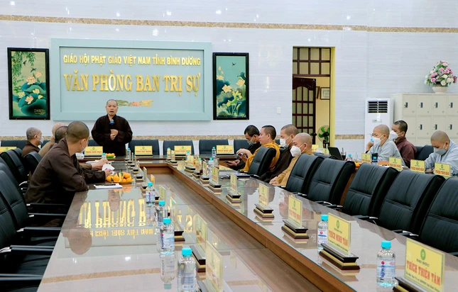 Quang cảnh phiên họp