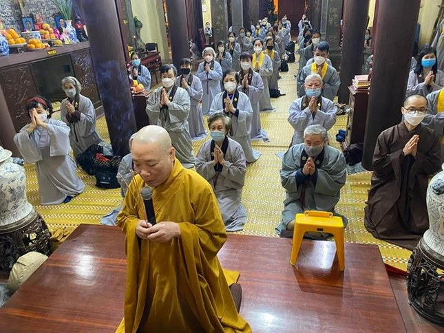 Niêm hương bạch Phật