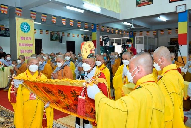 Thượng tọa Thích Thanh Mẫn cung an chức sự thập sư Đại giới đàn Niệm Nghĩa
