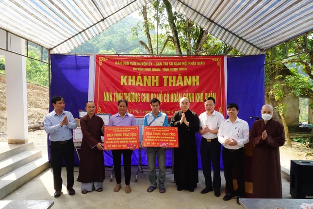 Lễ khánh thành, bàn giao 2 căn nhà tình thương tại xã Kỳ Phú, huyện Nho Quan