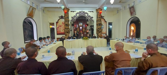 Quang cảnh buổi họp