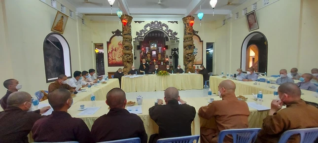 Quang cảnh buổi họp