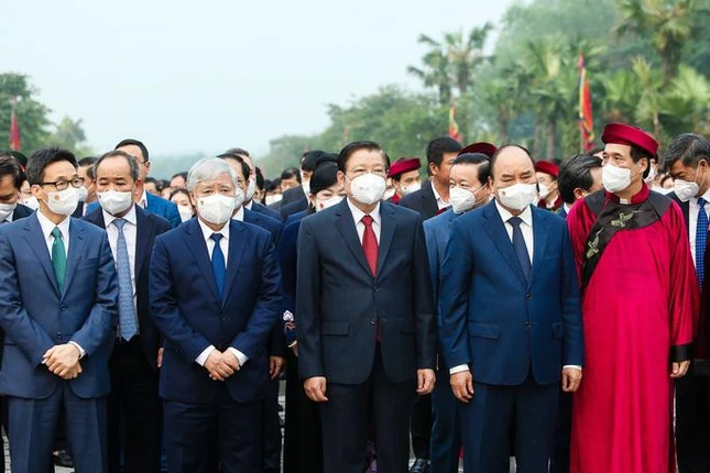 Chủ tịch nước Nguyễn Xuân Phúc cùng lãnh đạo Đảng, Nhà nước dâng hương giỗ Tổ Hùng Vương tại Khu di tích lịch sử Đền Hùng