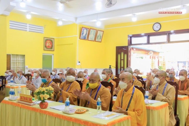 Đại biểu thống nhất danh sách nhân sự dự kiến giới thiệu nhân sự Ban Trị sự Phật giáo tỉnh Đồng Tháp nhiệm kỳ 2022-2027