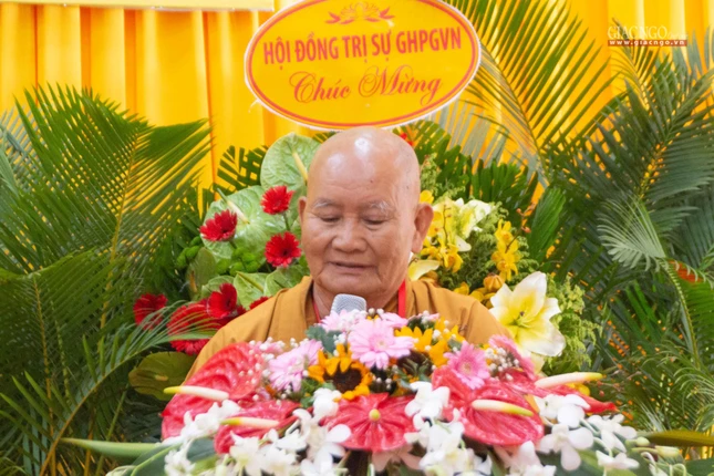 Hòa thượng Thích Huệ Tài thay mặt Ban Trị sự Phật giáo tỉnh An Giang nhiệm kỳ VI tuyên bố mãn nhiệm