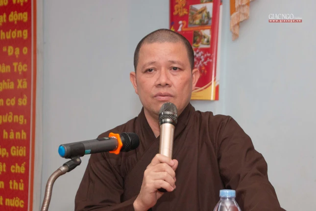 Thượng toạ Thích Huệ Nghiêm trình bày kế hoạch dự thảo Thượng toạ Thích Huệ Nghiêm trình bày kế hoạch dự thảo