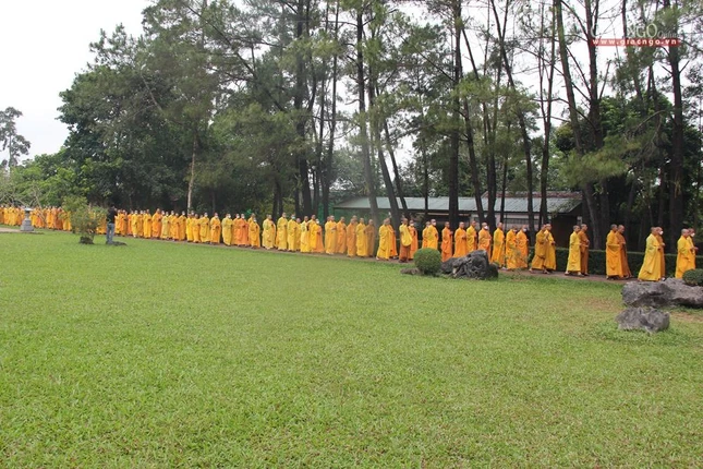 Đông đảo Tăng Ni tham dự