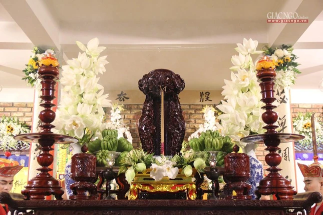 Long vị Trưởng lão Hòa thượng Long vị Trưởng lão Hòa thượng