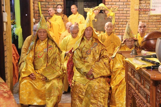 Chư tôn Hòa thượng chứng minh Chư tôn Hòa thượng chứng minh