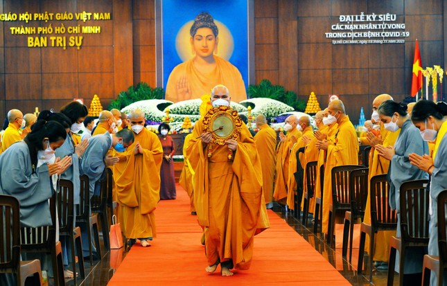 Đại lễ kỳ siêu các nạn nhân tử vong trong dịch bệnh Covid-19 - Ảnh: Trần Thế Phong Đại lễ kỳ siêu các nạn nhân tử vong trong dịch bệnh Covid-19 - Ảnh: Trần Thế Phong