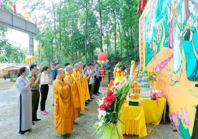 Dâng hương cầu nguyện