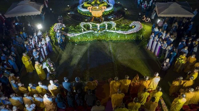 Quang cảnh buổi lễ Quang cảnh buổi lễ