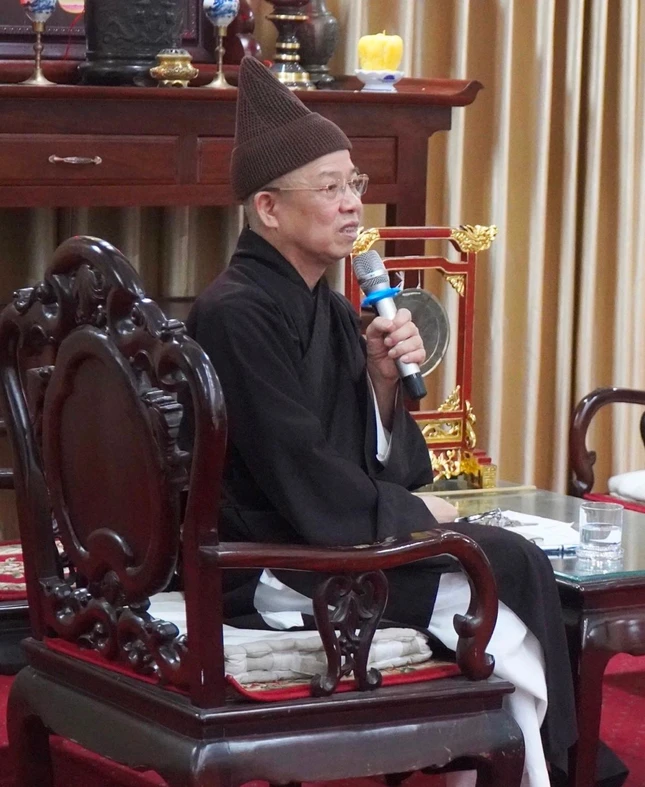 Hòa thượng Thích Thanh Quyết sách tấn Tăng Ni sinh Hòa thượng Thích Thanh Quyết sách tấn Tăng Ni sinh