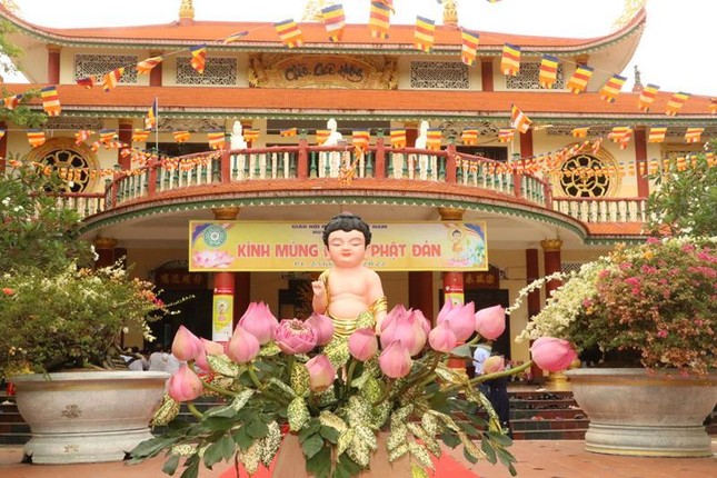 Lễ Kính mừng Phật đản của Phật giáo huyện Tam Nông được tổ chức tại chùa Quê Hương