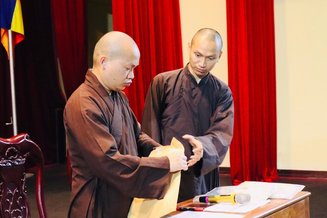 Mở niêm phong đề thi