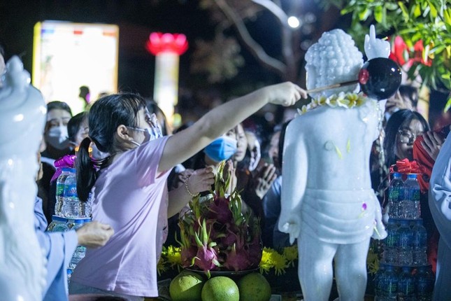 Bé Tắm Phật Bé Tắm Phật