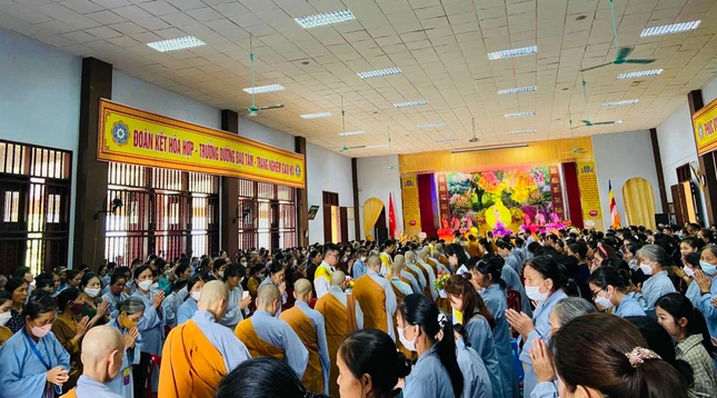 Cung thỉnh chư tôn đức Tăng Ni quang lâm buổi lễ Cung thỉnh chư tôn đức Tăng Ni quang lâm buổi lễ