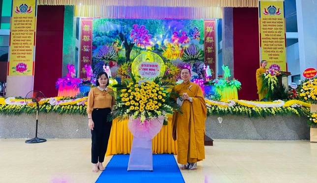 Ban Tôn giáo tỉnh Vĩnh Phúc tặng hoa chúc mừng Ban Tôn giáo tỉnh Vĩnh Phúc tặng hoa chúc mừng