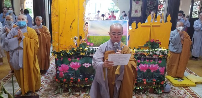 Ni trưởng Thích nữ Như Dung, trụ trì chùa Huệ Lâm