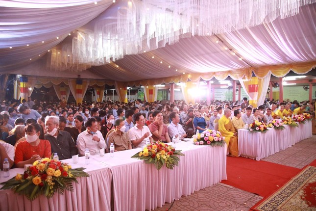 Buổi lễ chính thức với hơn 2.000 người tham dự