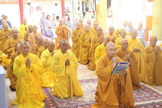 Đại diện chư hành giả phát nguyện An cư kiết hạ Phật lịch 2566 Đại diện chư hành giả phát nguyện An cư kiết hạ Phật lịch 2566