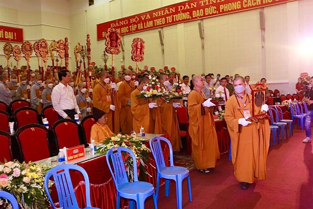 Cung nghinh chư tôn giáo phẩm