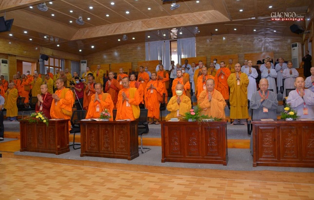 Chư tôn đức Tăng Ni tham dự phiên trù bị