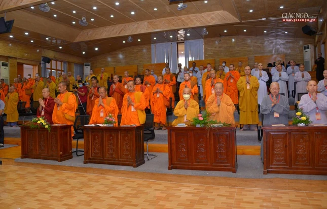 Chư tôn đức Tăng Ni tham dự phiên trù bị Chư tôn đức Tăng Ni tham dự phiên trù bị