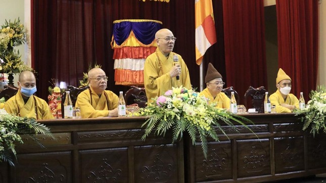 Hòa thượng Thích Quảng Tùng ban đạo từ