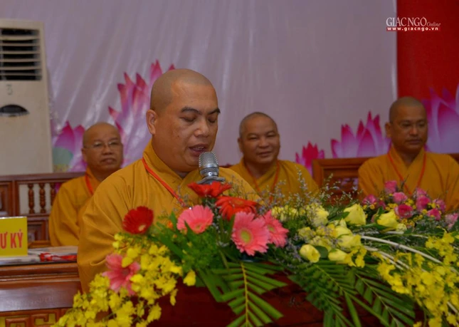 Đại đức Thích Pháp Trí, Chánh Thư ký Ban Trị sự GHPGVN tỉnh Kiên Giang trình dự thảo báo cáo tổng kết công tác Phật sự trong khóa IX Đại đức Thích Pháp Trí, Chánh Thư ký Ban Trị sự GHPGVN tỉnh Kiên Giang trình dự thảo báo cáo tổng kết công tác Phật sự trong khóa IX