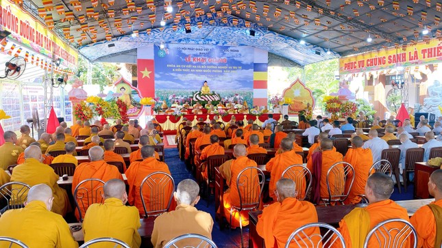 Quang cảnh buổi lễ Quang cảnh buổi lễ