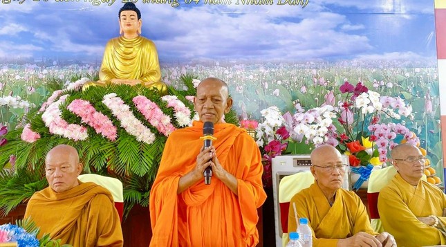 Hòa thượng Đào Như ban đạo từ Hòa thượng Đào Như ban đạo từ