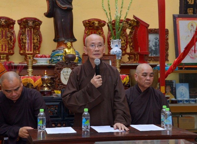 Hòa thượng Thích Chơn Minh đúc kết phiên họp Hòa thượng Thích Chơn Minh đúc kết phiên họp