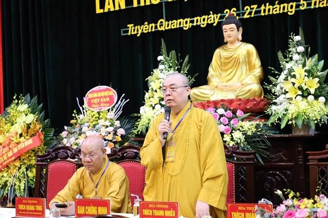 Hòa thượng Thích Thanh Nhiễu ban đạo từ