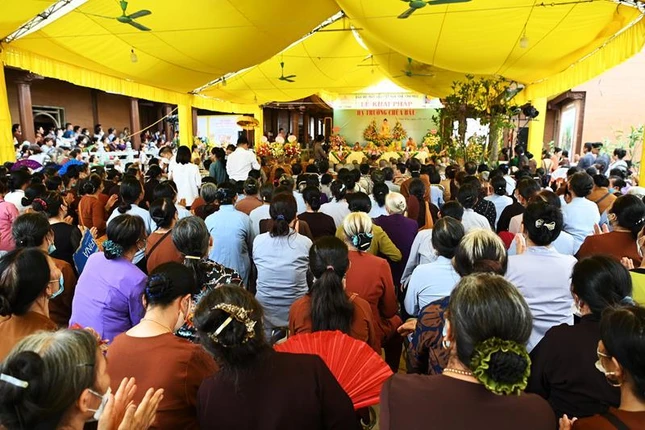 Quang cảnh buổi lễ Quang cảnh buổi lễ