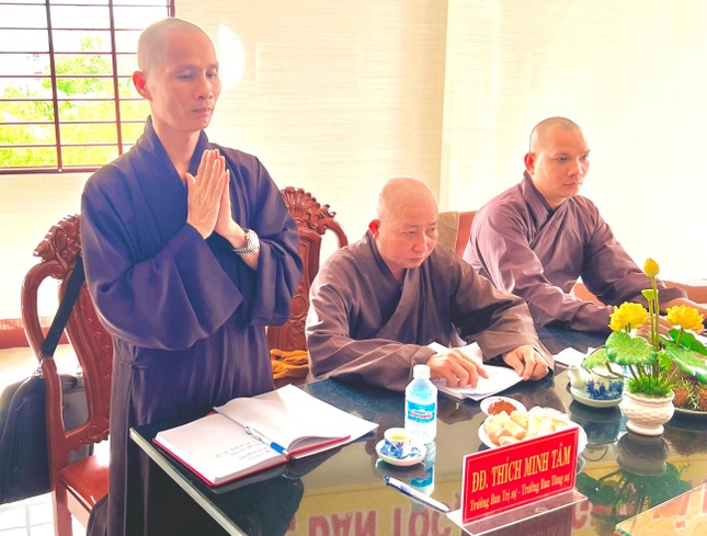 Đại đức Thích Minh Tâm phát biểu đúc kết phiên họp