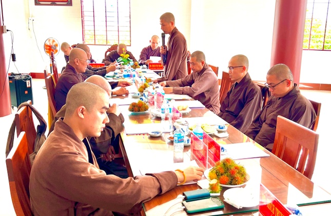 Quang cảnh buổi họp