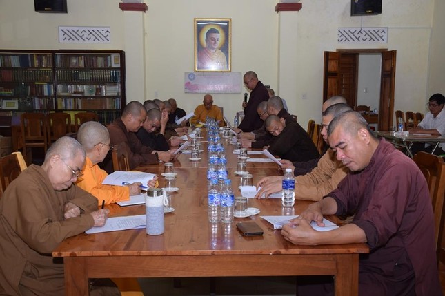 Quang cảnh phiên họp