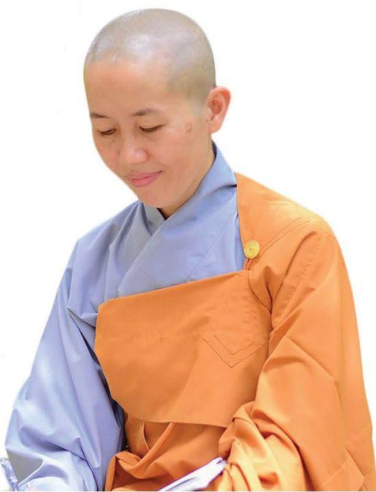 Ni sinh Thích nữ Liên Tuyền