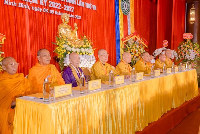 Chư tôn đức chứng minh