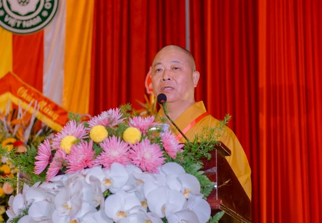 Thượng tọa Thích Thọ Lạc phát biểu khai mạc Thượng tọa Thích Thọ Lạc phát biểu khai mạc