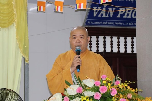 Thượng tọa Thích Trí Thọ tuyên đọc Quyết định chuẩn y thành phần nhân sự Ban Trị sự GHPGVN tỉnh Bến Tre, nhiệm kỳ 2021-2027