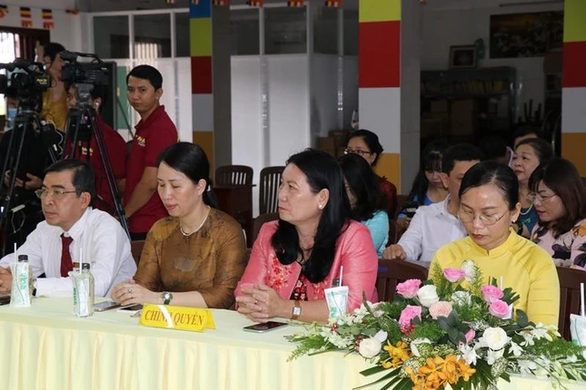 Đại biểu chính quyền tham dự buổi lễ